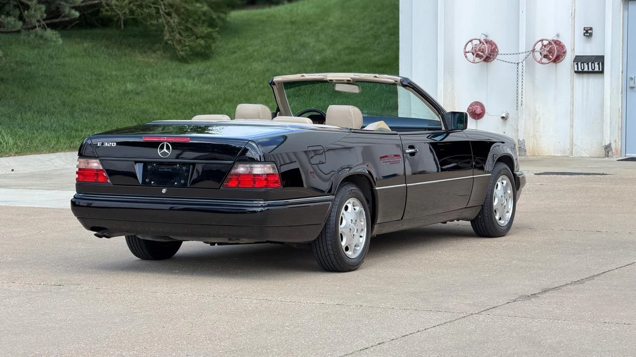 1995 Mercedes-Benz W124 E-Class - Image 15 of 31