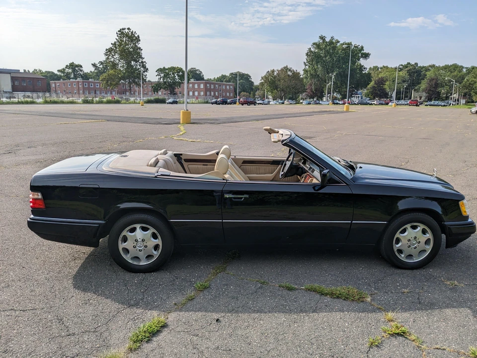 1995 Mercedes-Benz W124 E-Class - Image 10 of 31