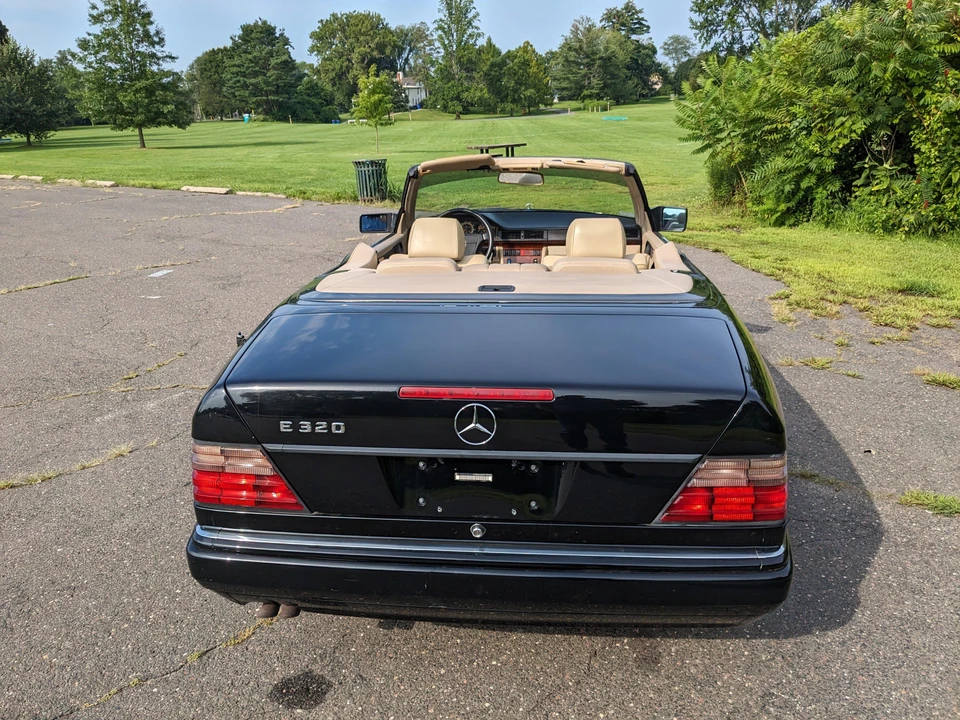 1995 Mercedes-Benz W124 E-Class - Image 9 of 31