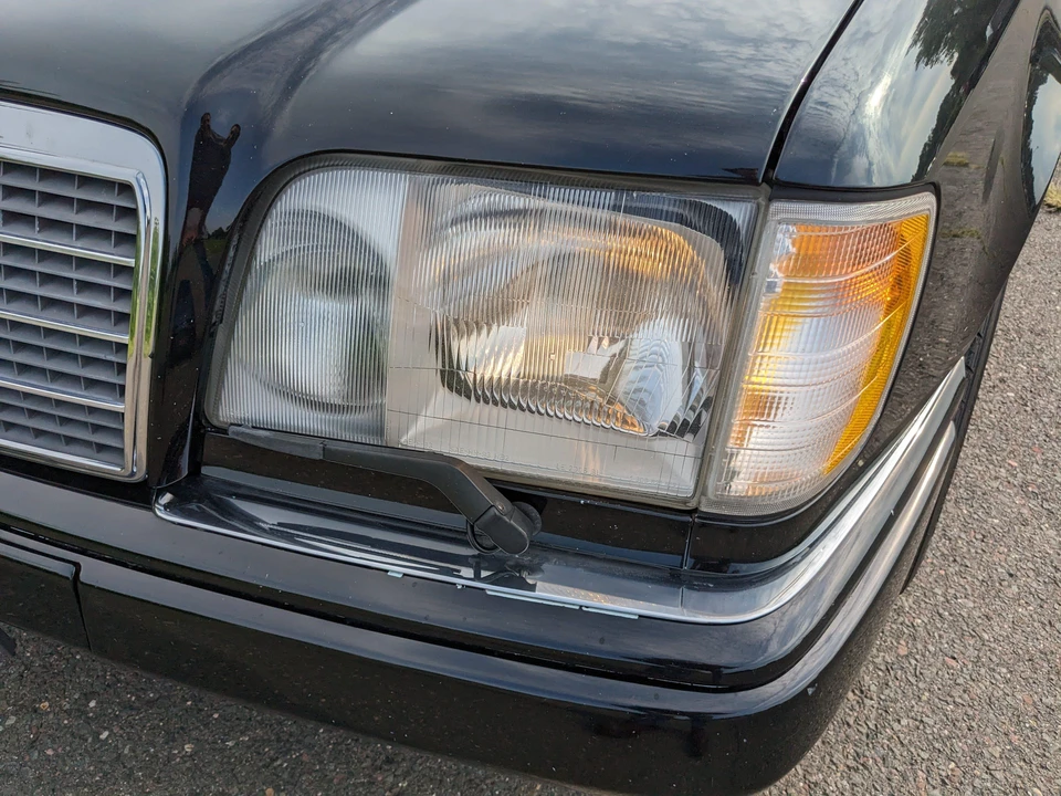 1995 Mercedes-Benz W124 E-Class - Image 18 of 31