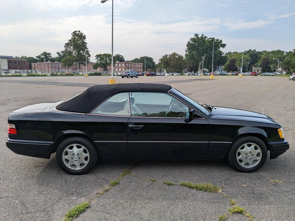 1995 Mercedes-Benz W124 E-Class - Image 13 of 31