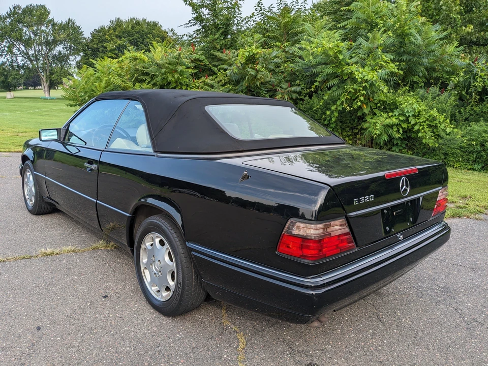 1995 Mercedes-Benz W124 E-Class - Image 12 of 31