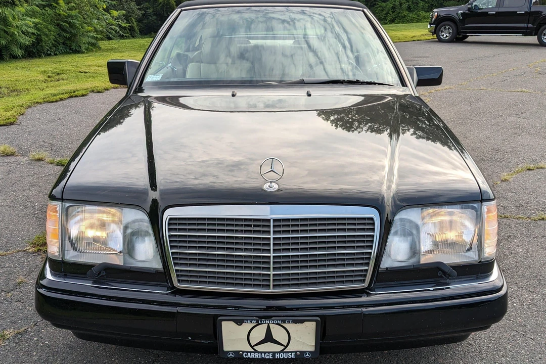 1995 Mercedes-Benz W124 E-Class - Image 2 of 31