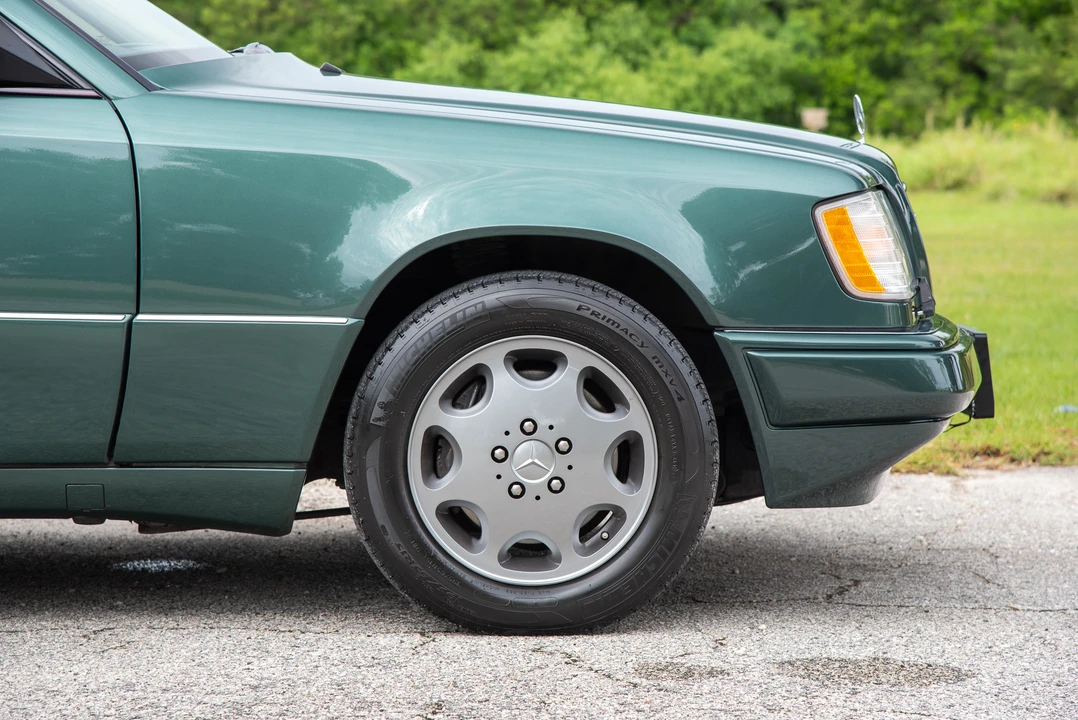 1995 Mercedes-Benz W124 E-Class - Image 24 of 31