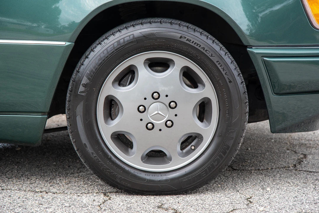 1995 Mercedes-Benz W124 E-Class - Image 30 of 31