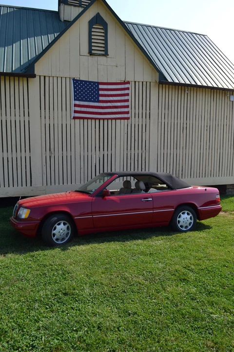 1995 Mercedes-Benz W124 E-Class - Image 2 of 31