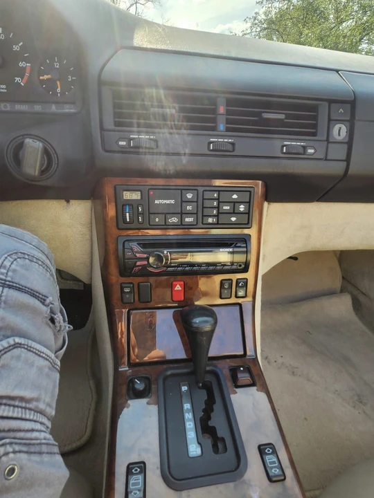 1995 Mercedes-Benz W124 E-Class - Image 10 of 19
