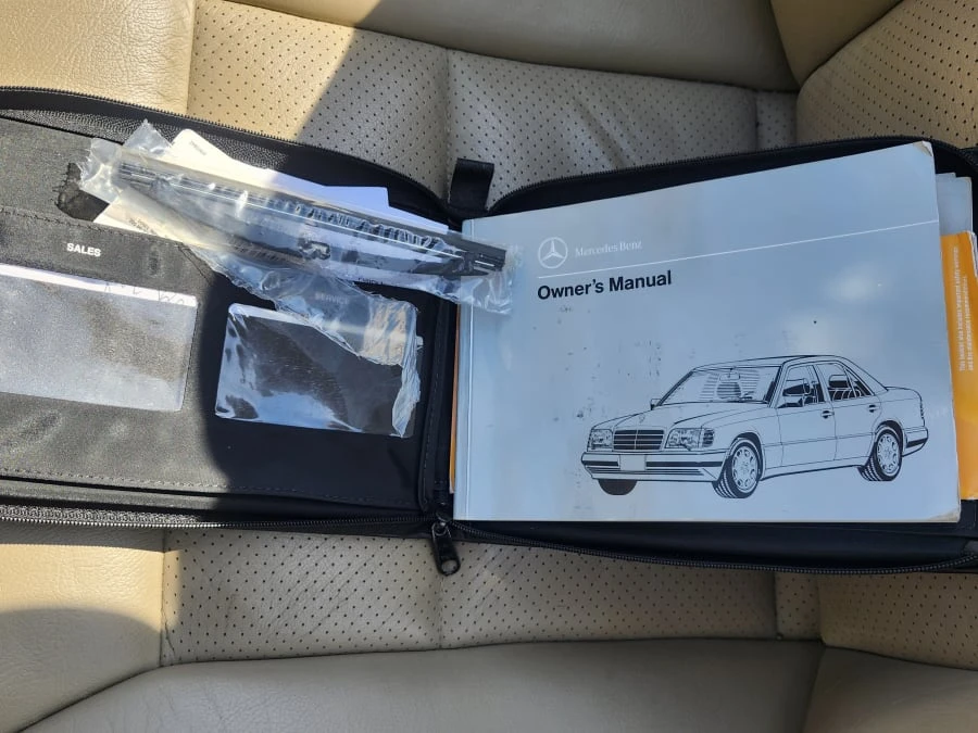 1995 Mercedes-Benz W124 E-Class - Image 19 of 19