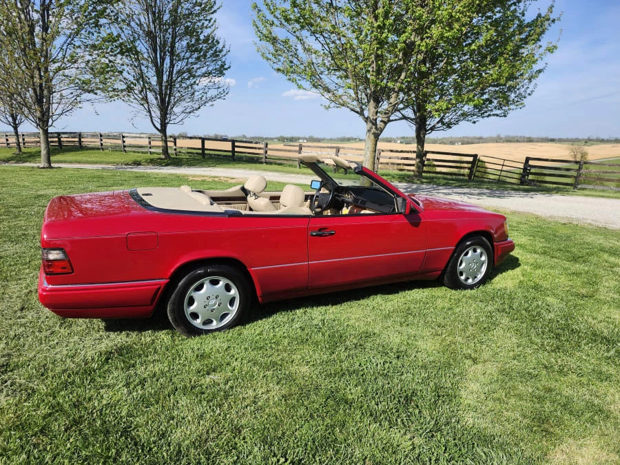 1995 Mercedes-Benz W124 E-Class - Image 2 of 19