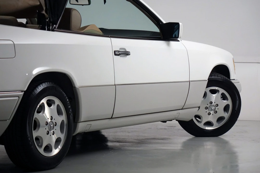 1995 Mercedes-Benz W124 E-Class - Image 28 of 31