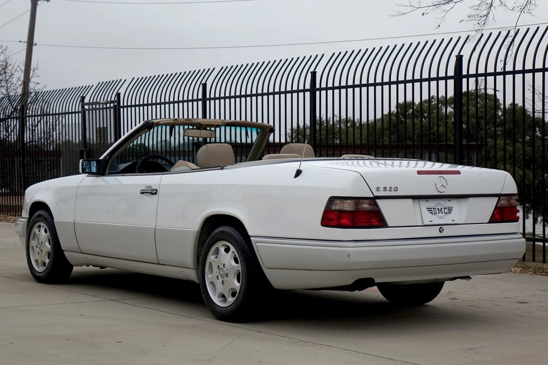 1995 Mercedes-Benz W124 E-Class - Image 9 of 31