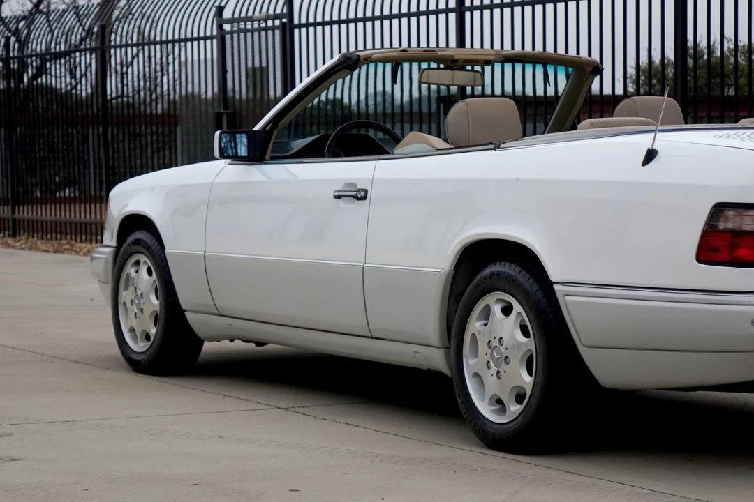 1995 Mercedes-Benz W124 E-Class - Image 25 of 31