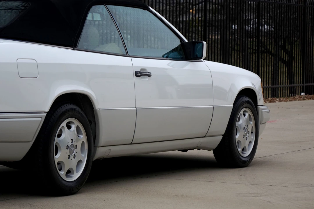 1995 Mercedes-Benz W124 E-Class - Image 26 of 31