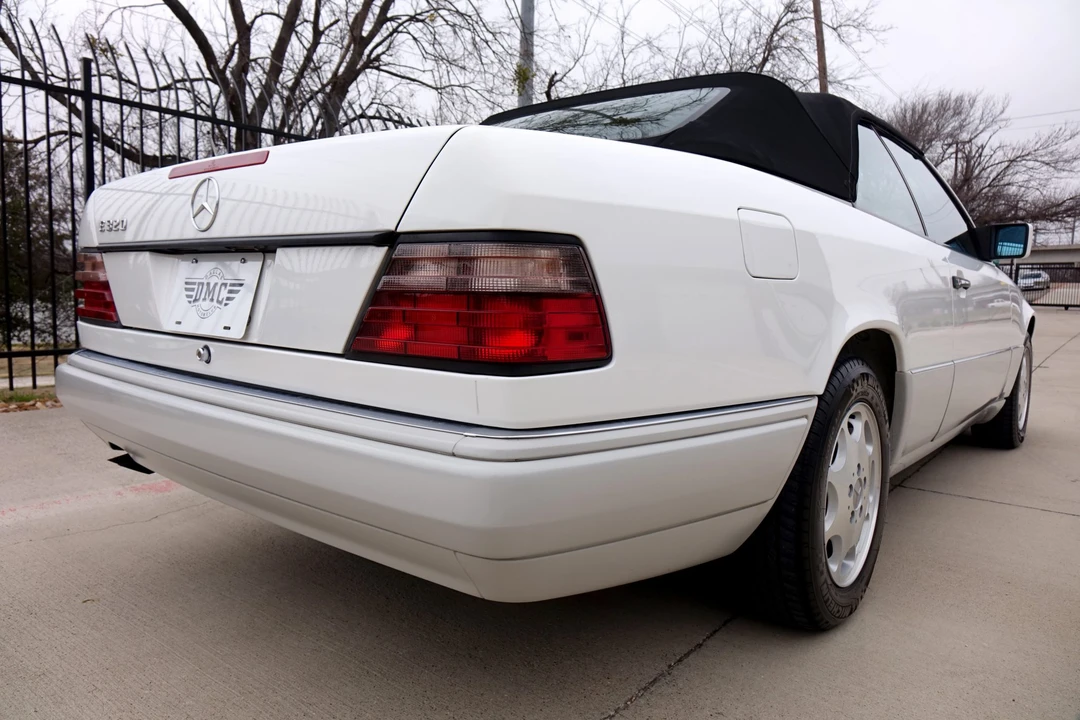 1995 Mercedes-Benz W124 E-Class - Image 8 of 31