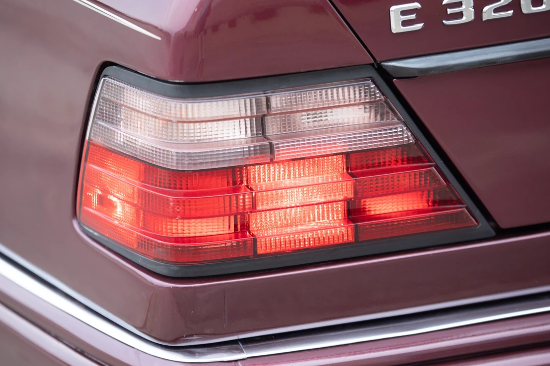 1995 Mercedes-Benz W124 E-Class - Image 20 of 31