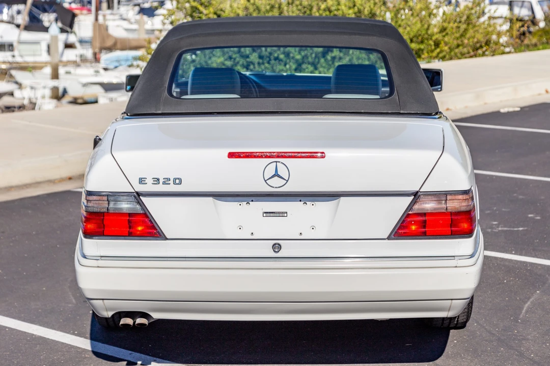 1995 Mercedes-Benz W124 E-Class - Image 12 of 31