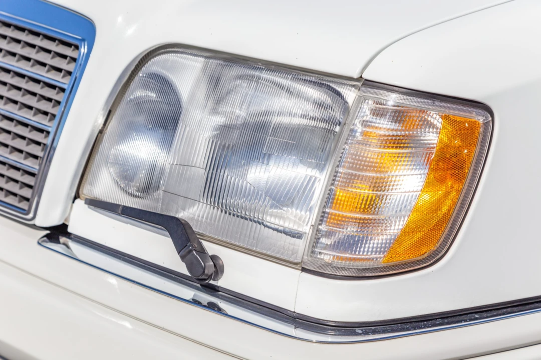1995 Mercedes-Benz W124 E-Class - Image 28 of 31