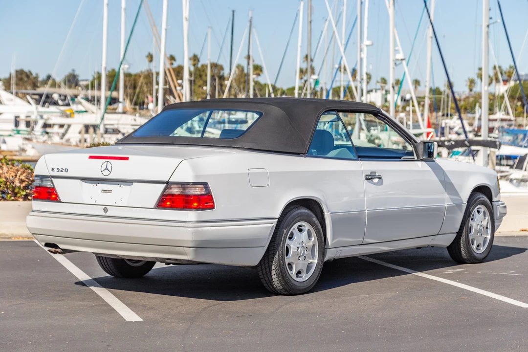 1995 Mercedes-Benz W124 E-Class - Image 13 of 31