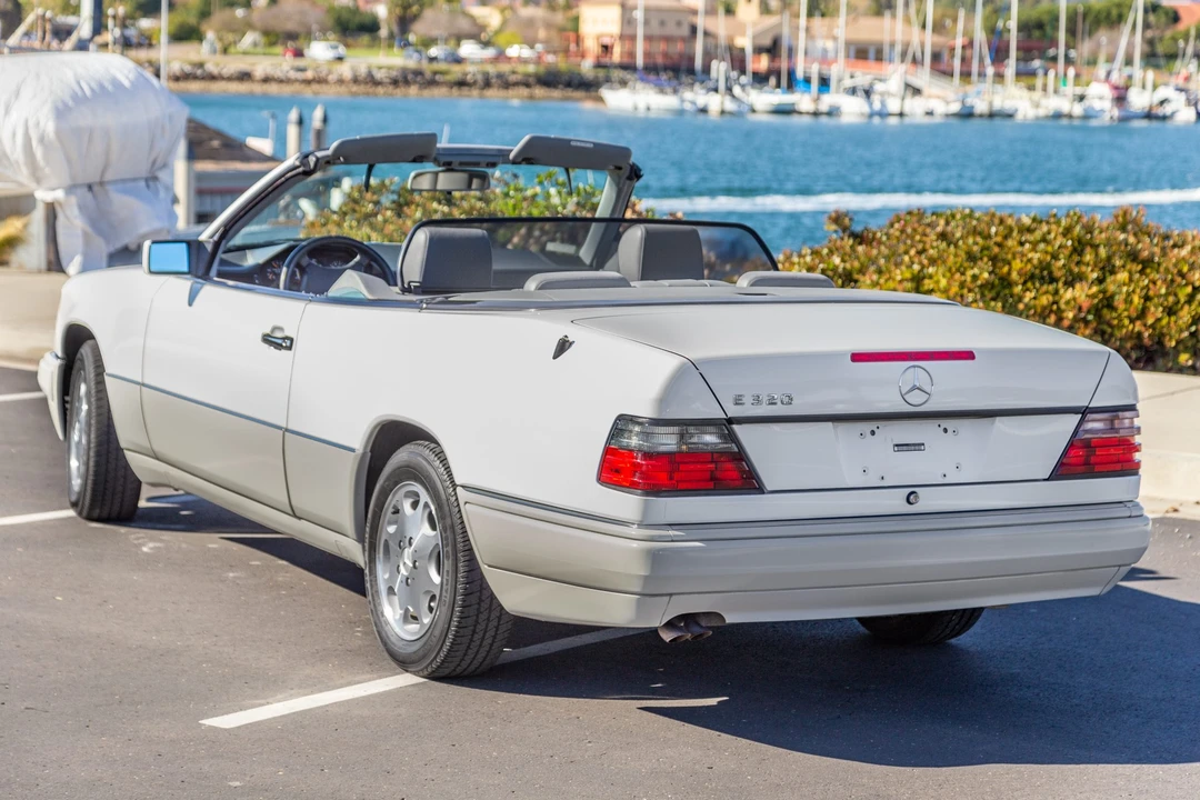 1995 Mercedes-Benz W124 E-Class - Image 10 of 31