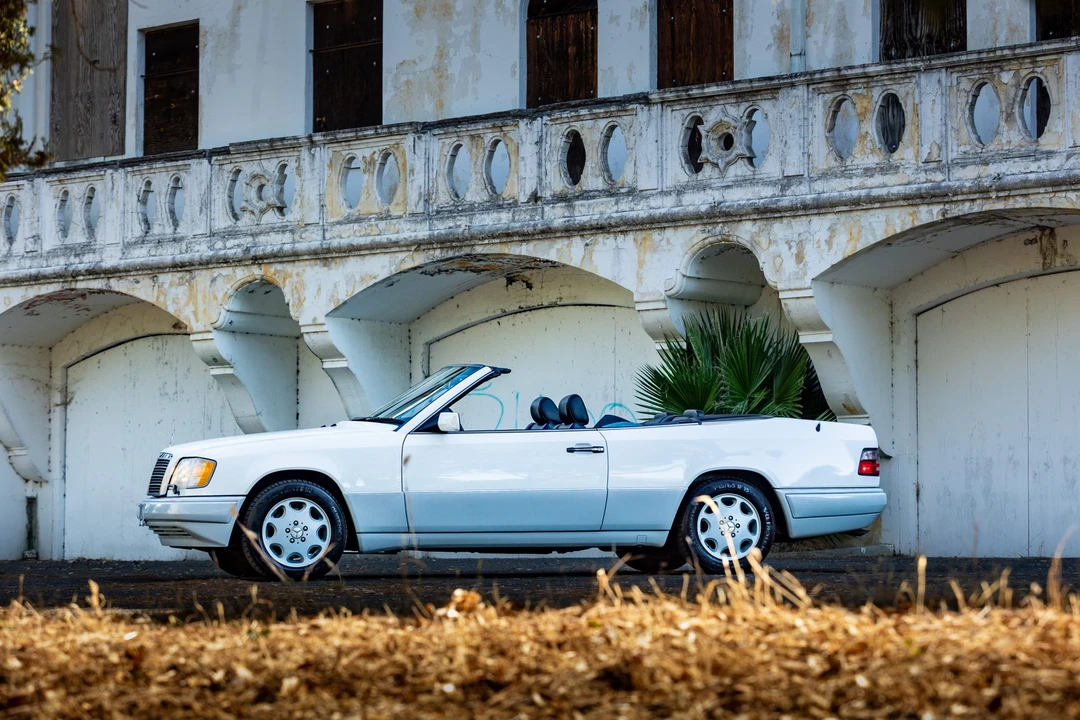 1995 Mercedes-Benz W124 E-Class - Image 2 of 31