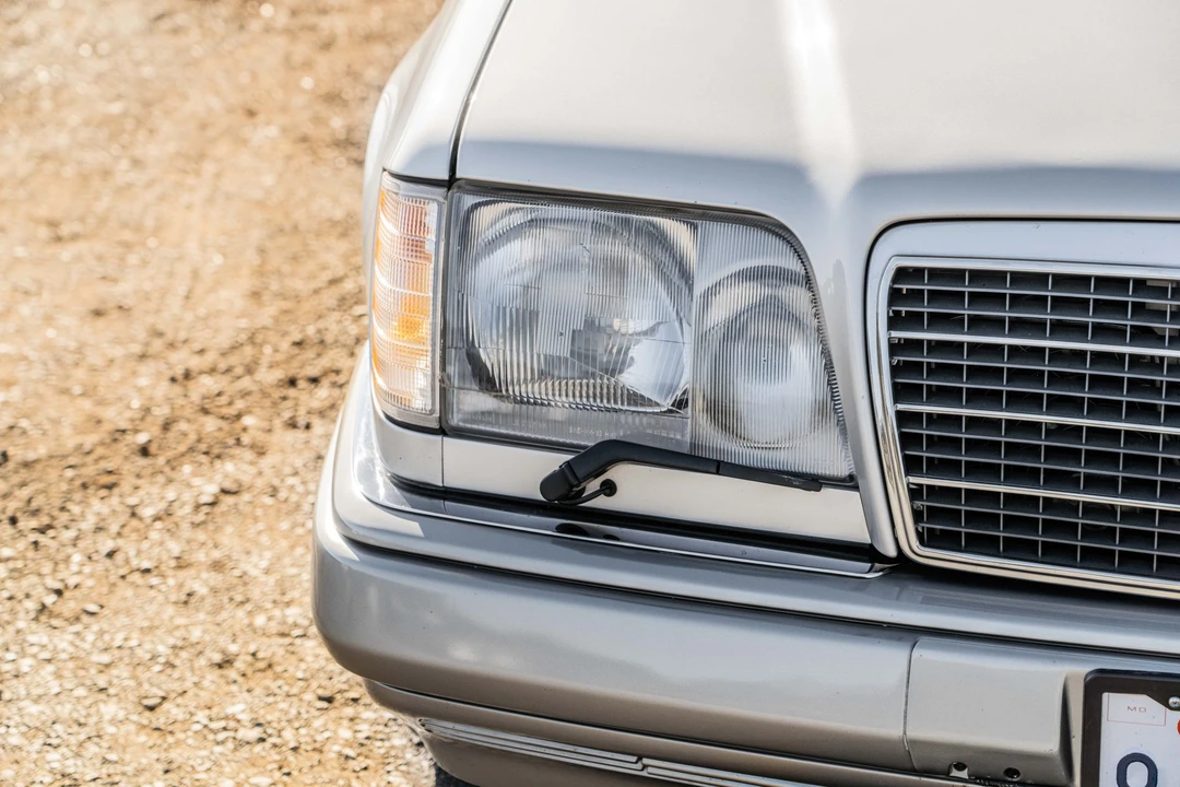 1995 Mercedes-Benz W124 E-Class - Image 25 of 31