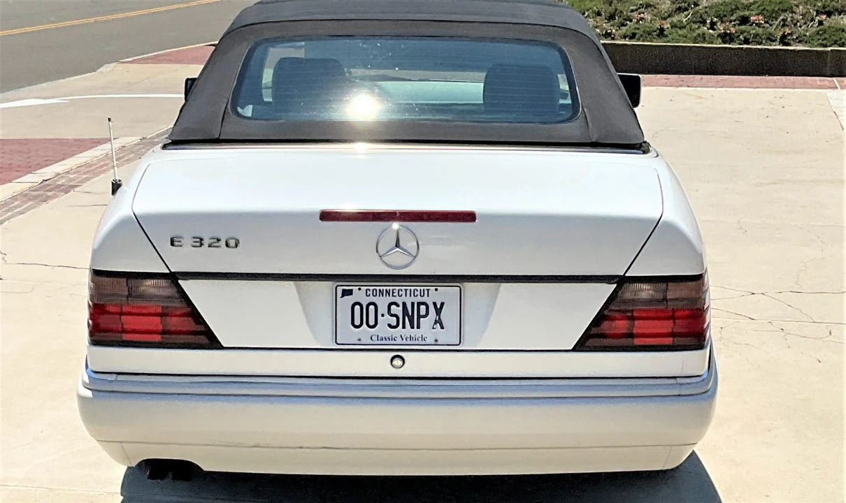 1995 Mercedes-Benz W124 E-Class - Image 13 of 31