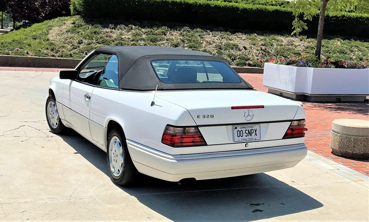 1995 Mercedes-Benz W124 E-Class - Image 16 of 31