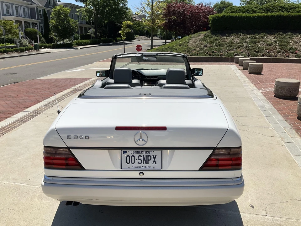 1995 Mercedes-Benz W124 E-Class - Image 14 of 31