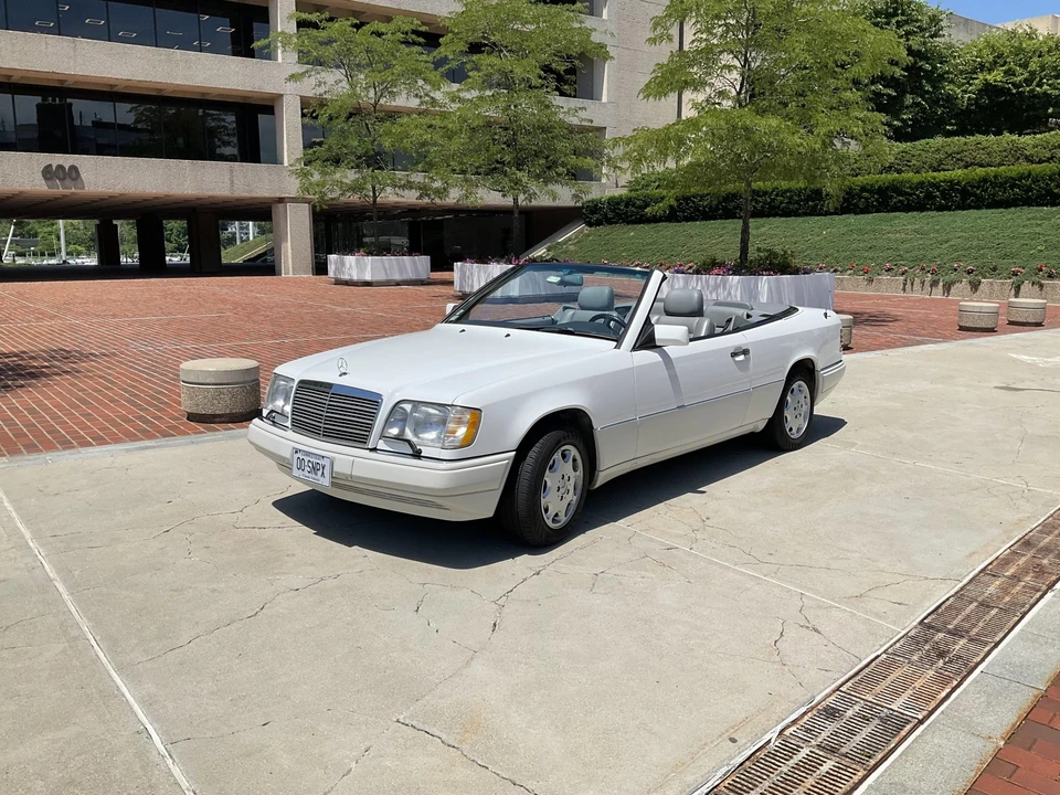 1995 Mercedes-Benz W124 E-Class - Image 2 of 31