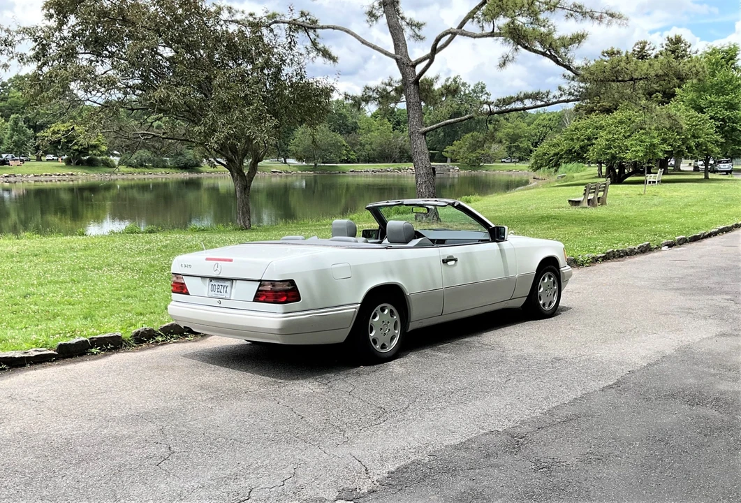 1995 Mercedes-Benz W124 E-Class - Image 11 of 31
