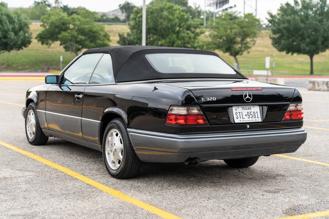 1995 Mercedes-Benz W124 E-Class - Image 8 of 31