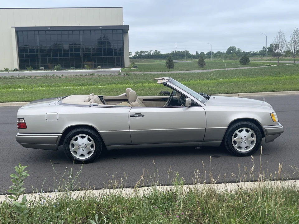 1995 Mercedes-Benz W124 E-Class - Image 12 of 31