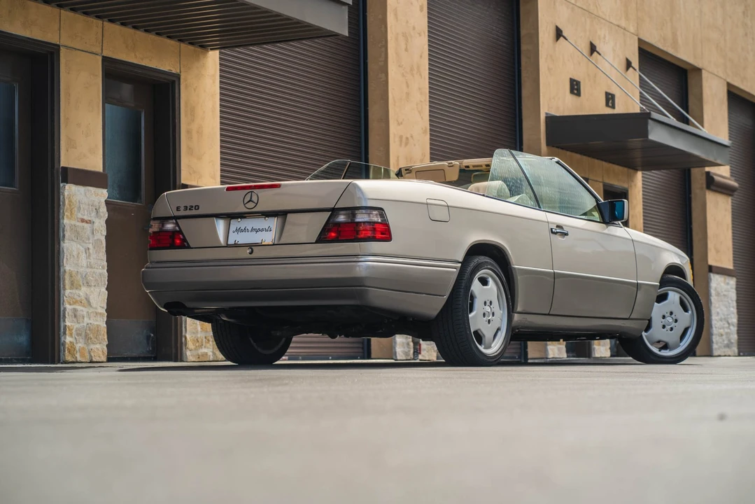 1995 Mercedes-Benz W124 E-Class - Image 16 of 31