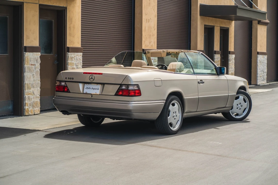 1995 Mercedes-Benz W124 E-Class - Image 15 of 31