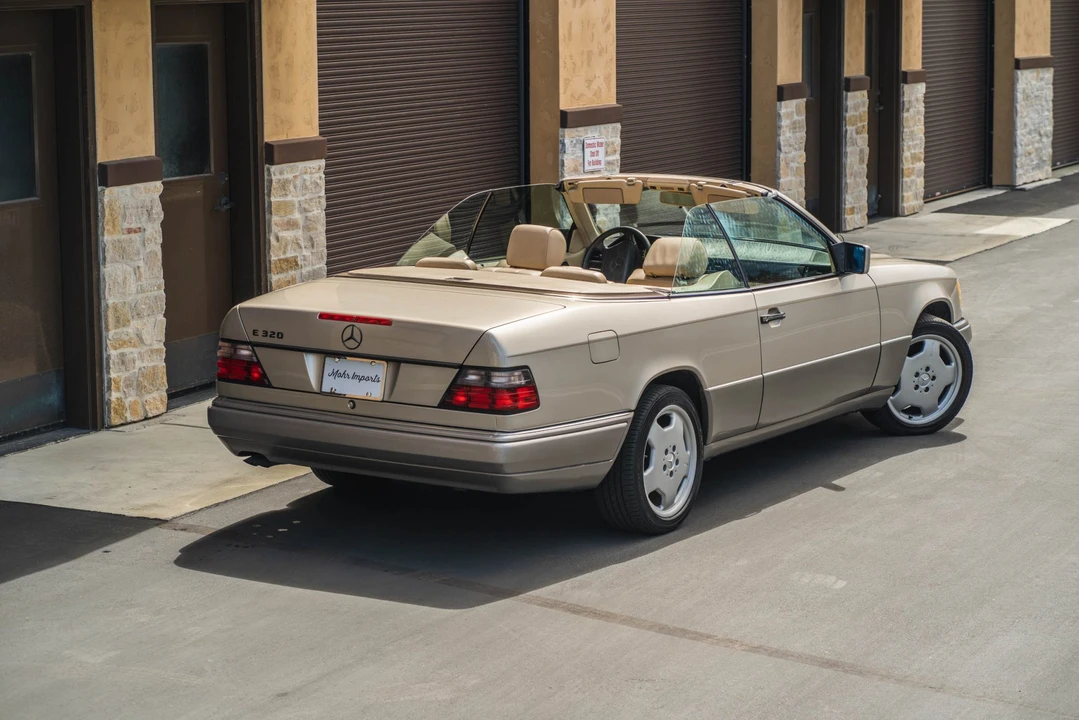 1995 Mercedes-Benz W124 E-Class - Image 14 of 31