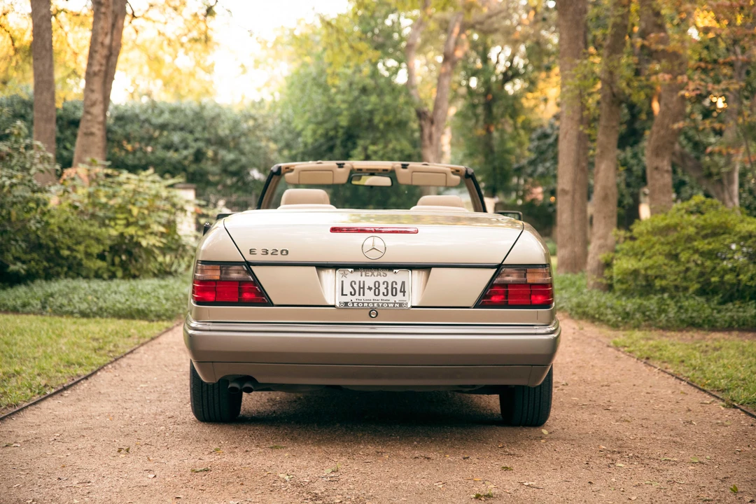 1995 Mercedes-Benz W124 E-Class - Image 18 of 31