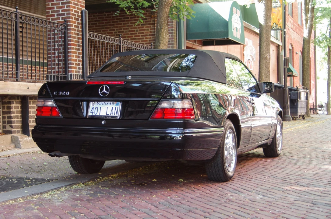 1995 Mercedes-Benz W124 E-Class - Image 14 of 31