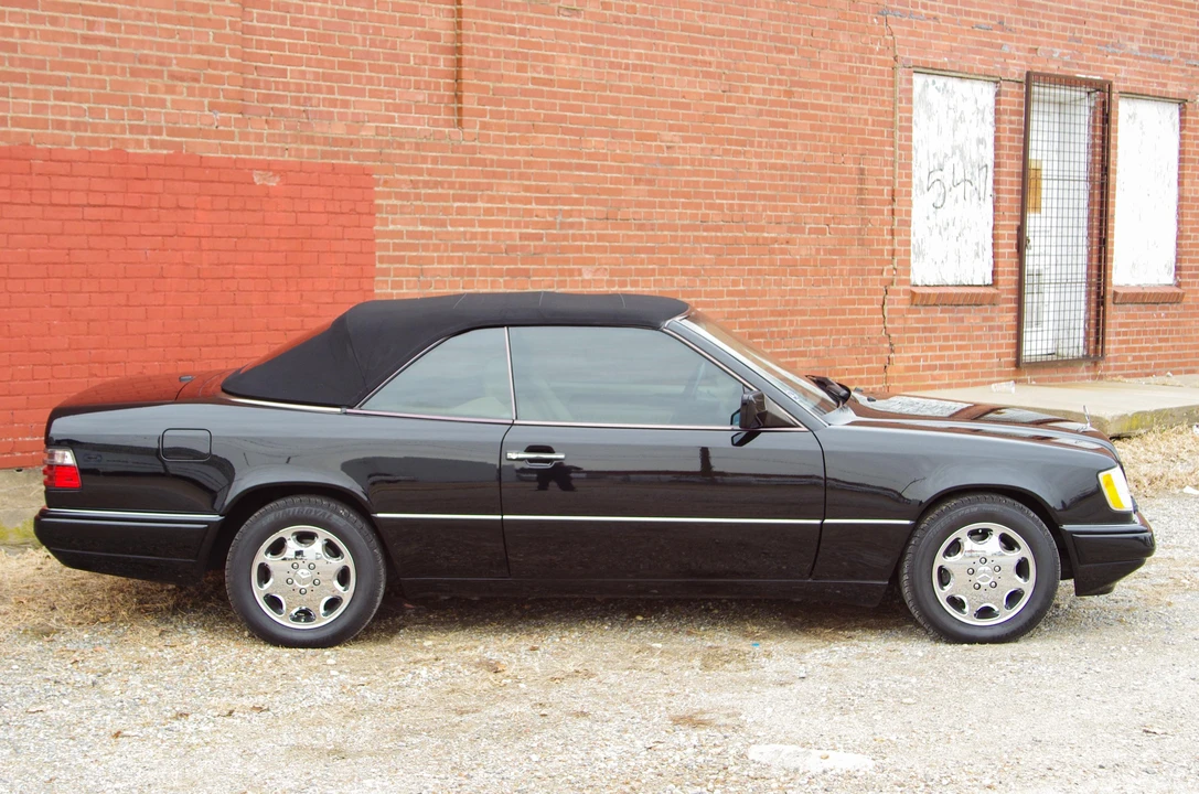 1995 Mercedes-Benz W124 E-Class - Image 17 of 31