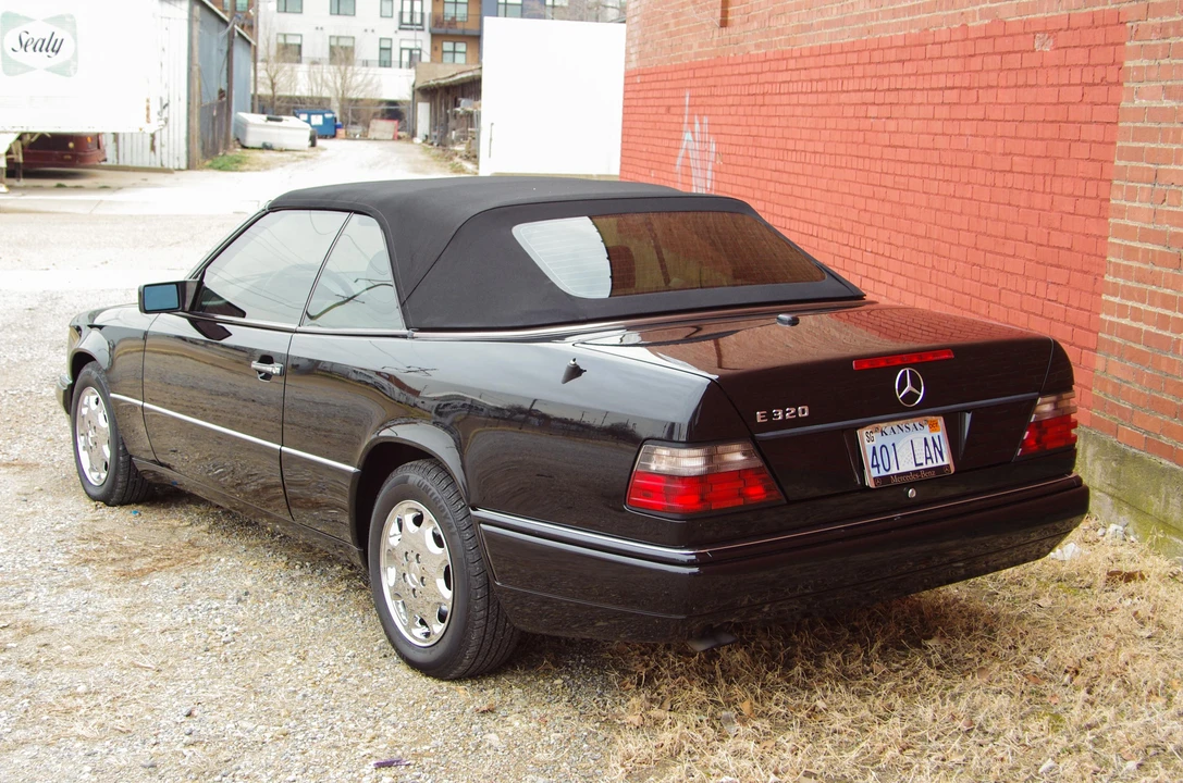 1995 Mercedes-Benz W124 E-Class - Image 13 of 31