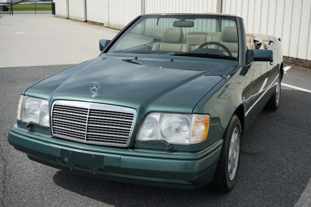 1995 Mercedes-Benz W124 E-Class - Image 2 of 31