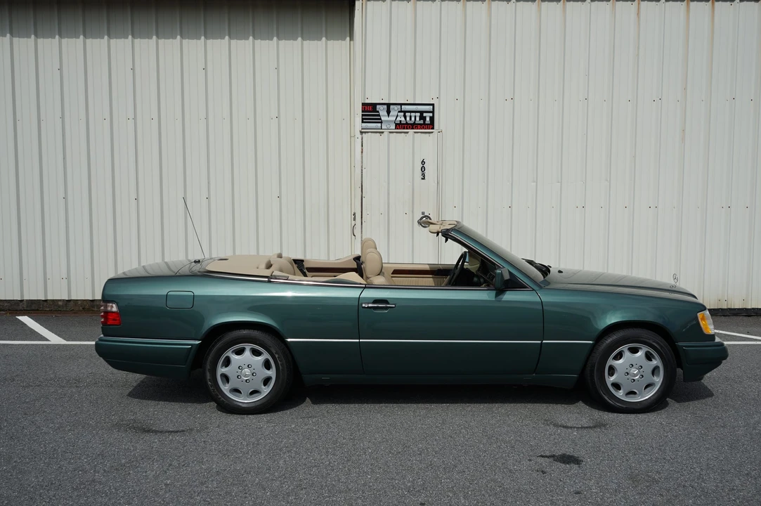 1995 Mercedes-Benz W124 E-Class - Image 18 of 31