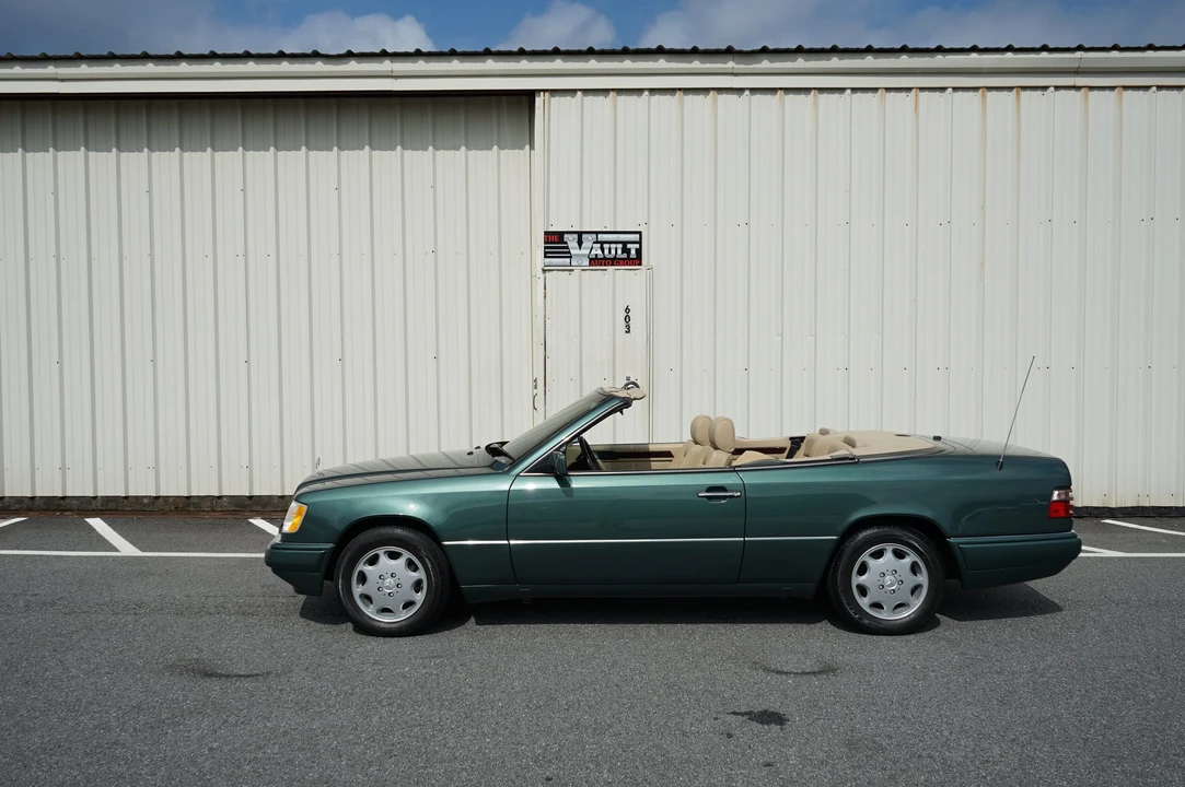 1995 Mercedes-Benz W124 E-Class - Image 8 of 31