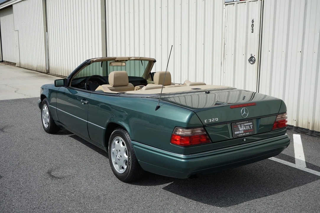 1995 Mercedes-Benz W124 E-Class - Image 11 of 31