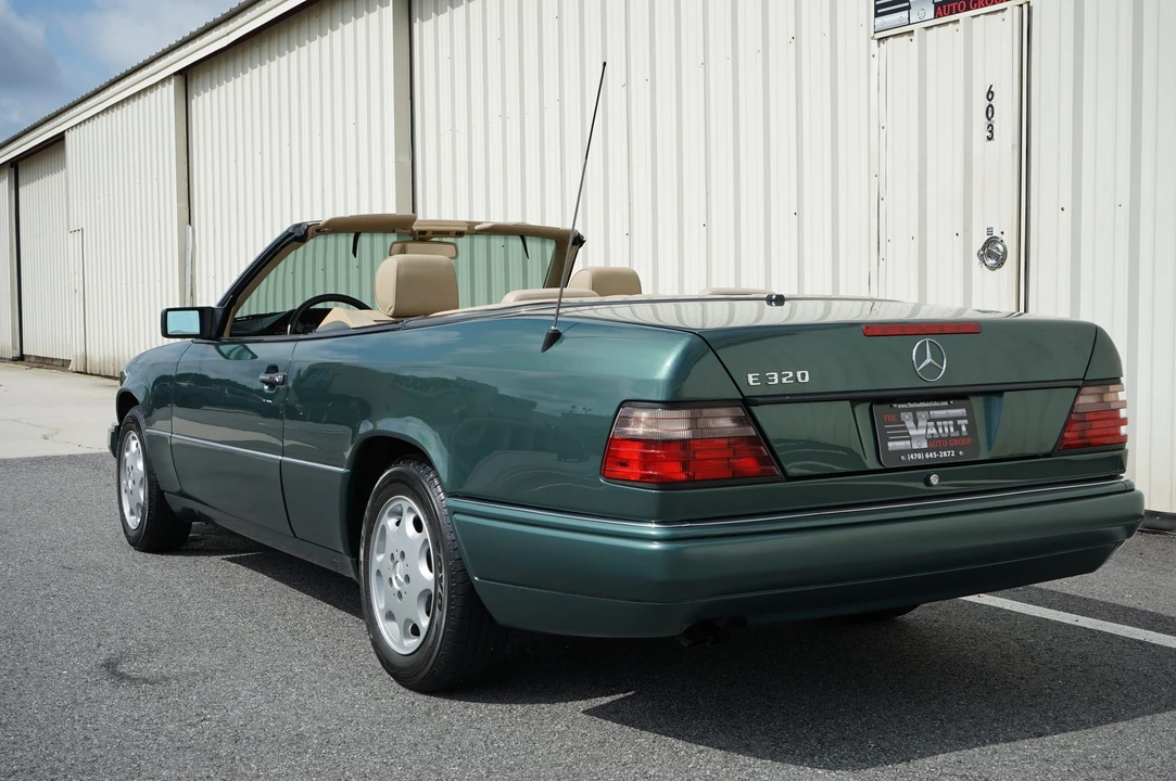 1995 Mercedes-Benz W124 E-Class - Image 12 of 31