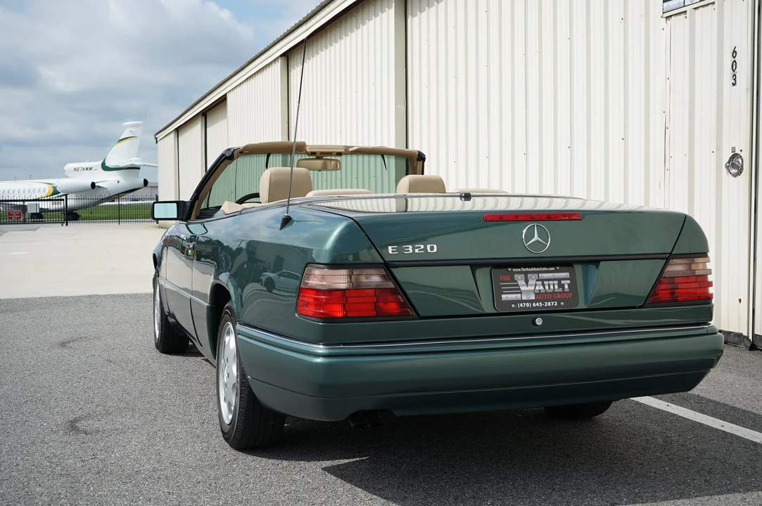 1995 Mercedes-Benz W124 E-Class - Image 13 of 31