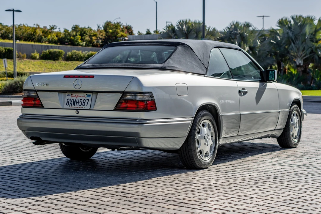 1995 Mercedes-Benz W124 E-Class - Image 13 of 31