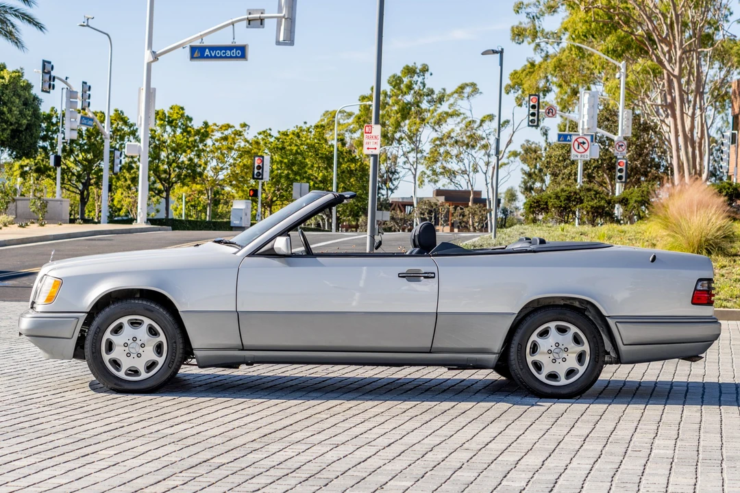 1995 Mercedes-Benz W124 E-Class - Image 8 of 31