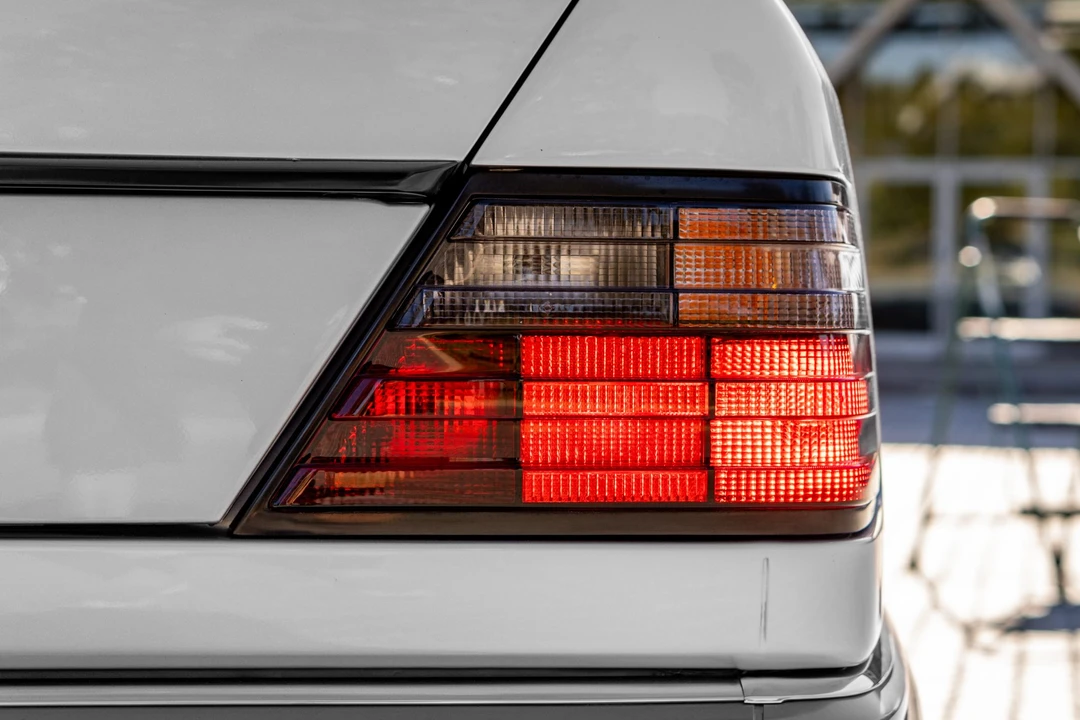 1995 Mercedes-Benz W124 E-Class - Image 24 of 31