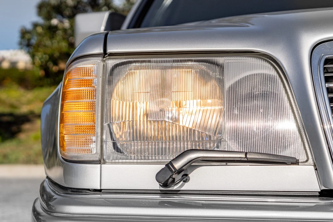 1995 Mercedes-Benz W124 E-Class - Image 19 of 31