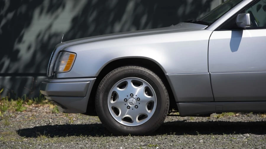 1995 Mercedes-Benz W124 E-Class - Image 15 of 25